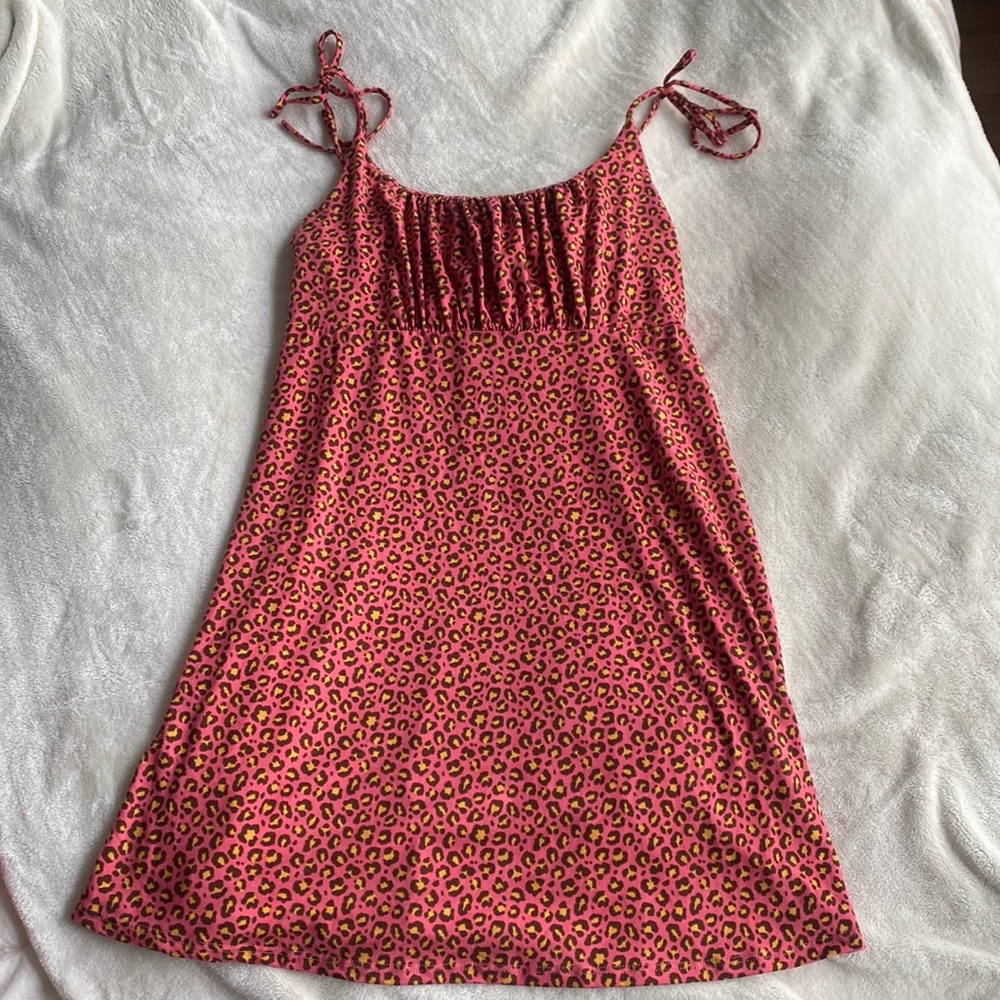 Like new! Boutique Leopard cheetah print mini dress y2k sundress bow straps 💕🐆